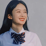 蓝紫青灰的头像