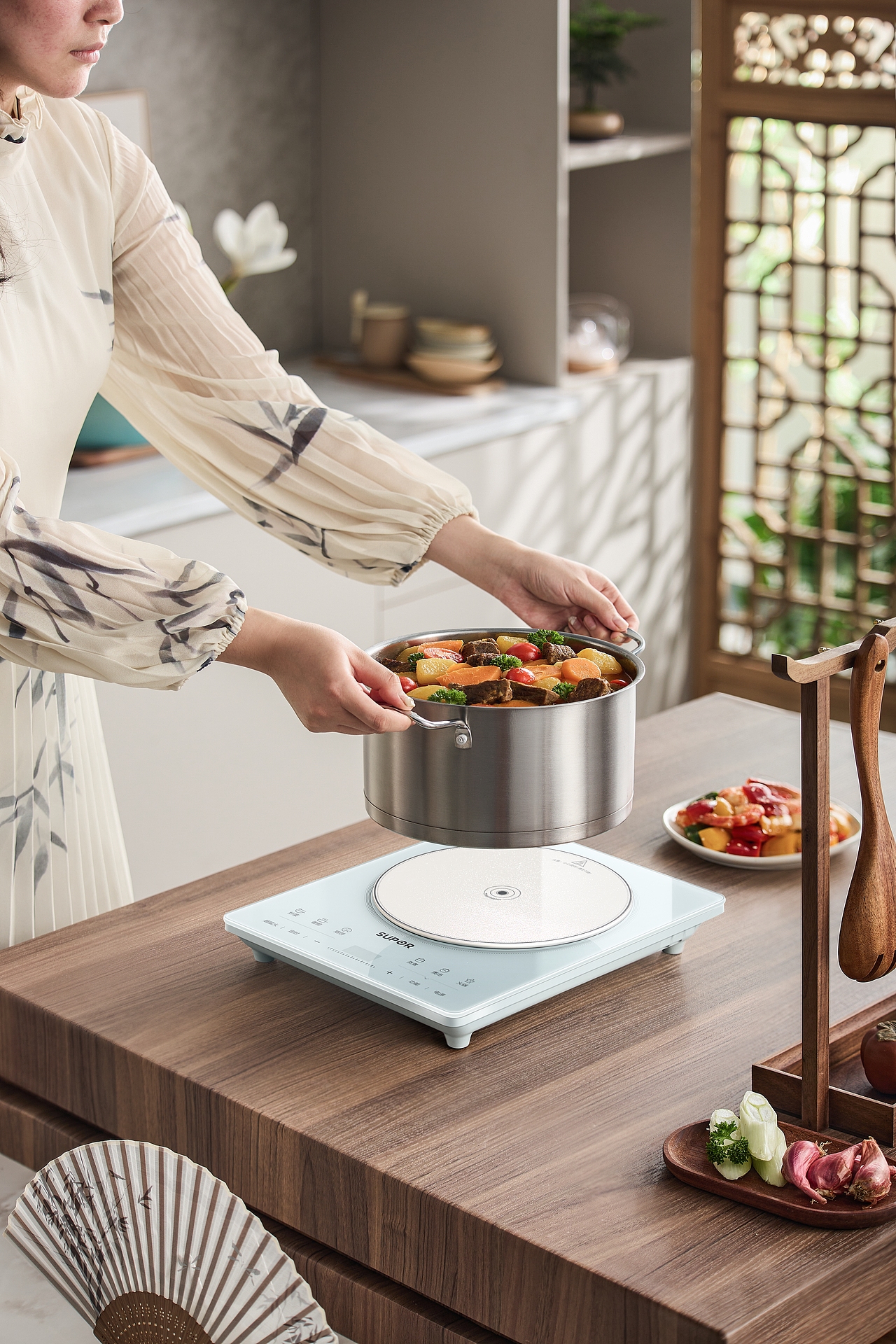 苏泊尔电磁炉(天青色)