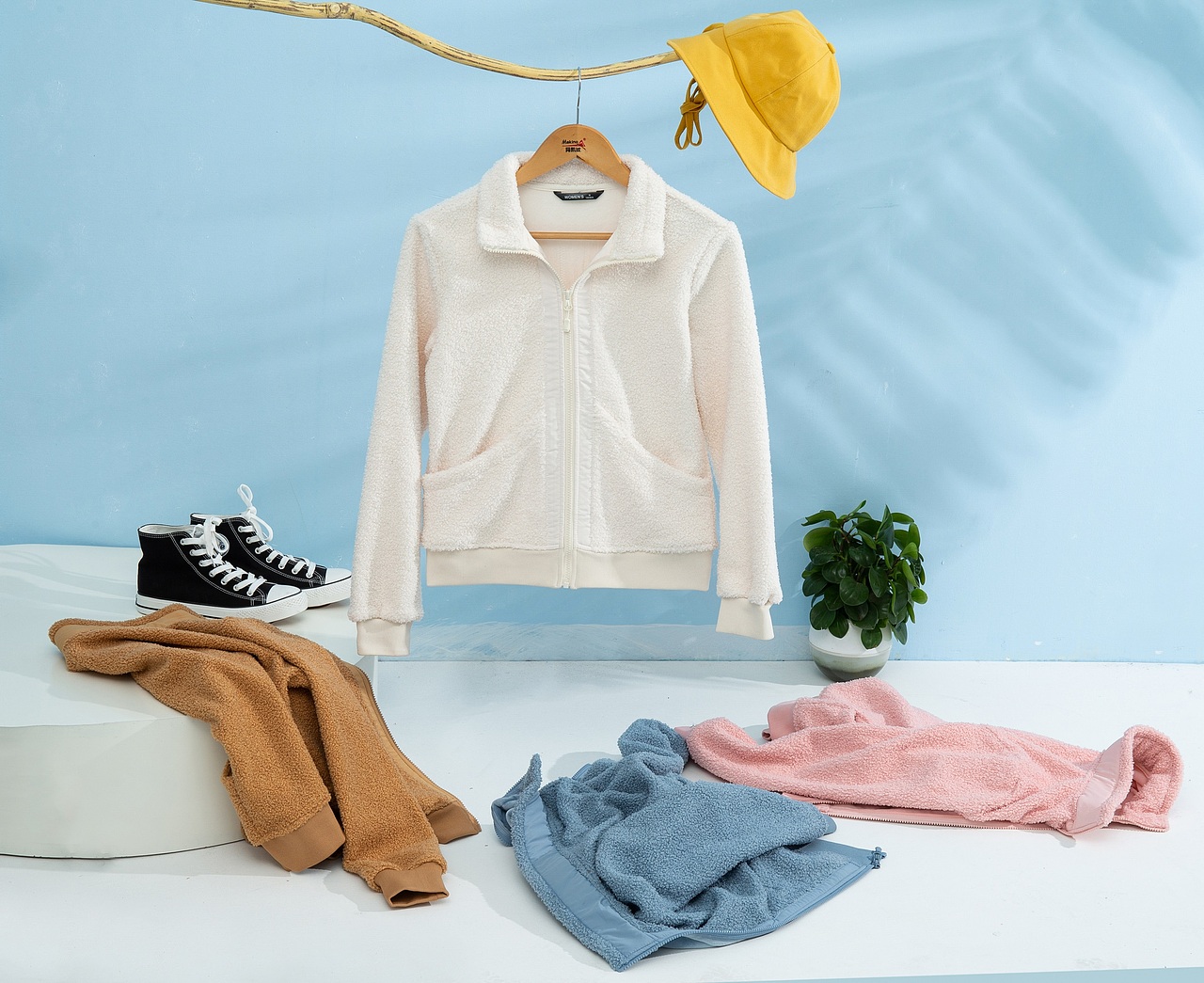 户外冲锋衣防晒服静物创意拍摄