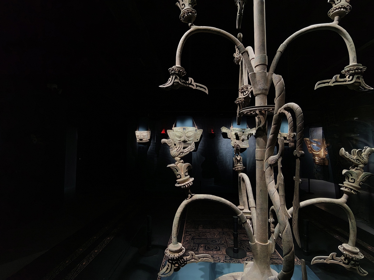 遇见古蜀·三星堆文化艺术展（手机摄影）（图ZMzcxMTk1OTUy） - 人文/纪实摄影 - 站酷设计师ll_my原创素材 - 站酷ZCOOL