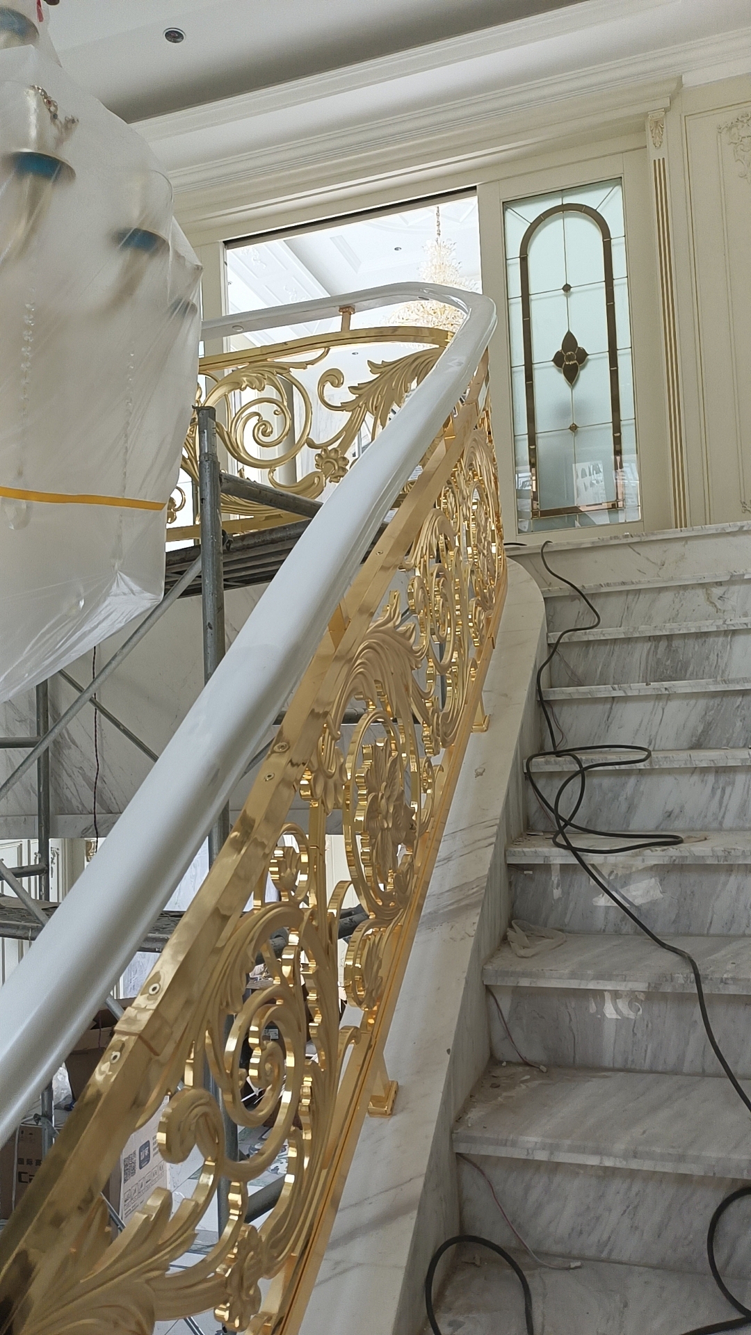 青海西宁弧形别墅楼梯栏杆连体雕花扶手