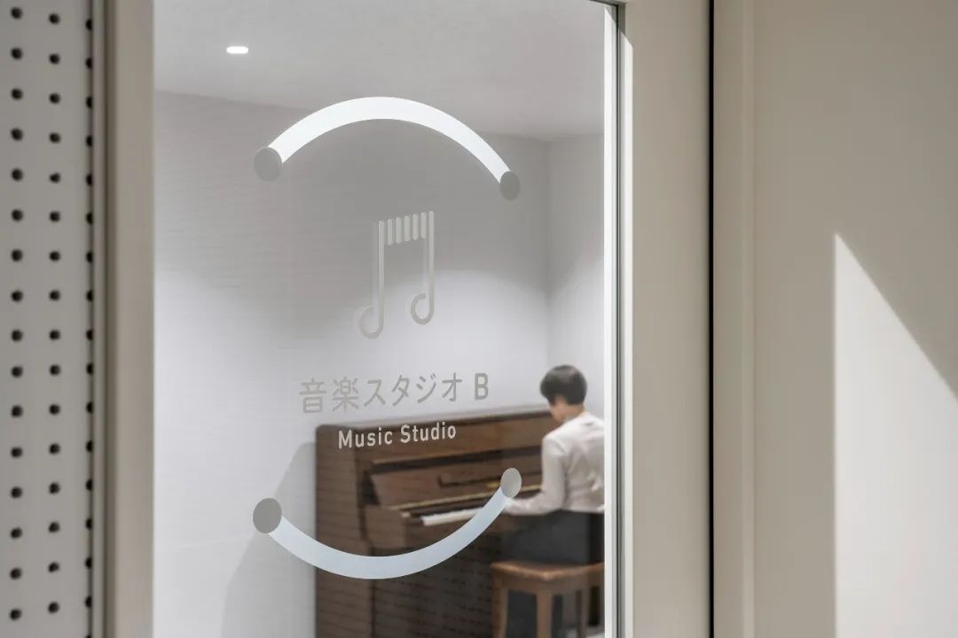 导视系统设计 黑部市市民交流中心Aoyo（图ZMTQ4MTk2MTI=） - 资讯 - 站酷设计师导视标视学院APP原创素材 - 站酷ZCOOL