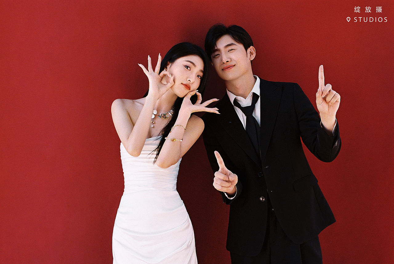 将文艺氛围融入甜酷风婚纱照,竟如此惊艳