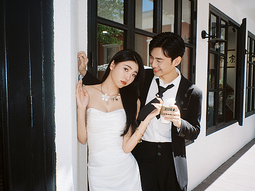 将文艺氛围融入甜酷风婚纱照，竟如此惊艳