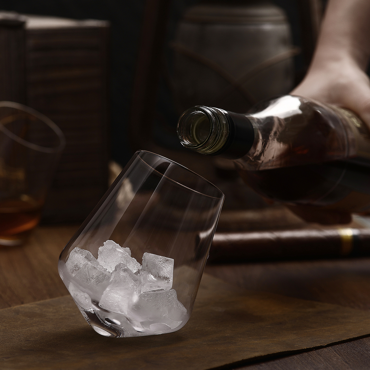 酒杯拍摄,洋酒杯拍摄