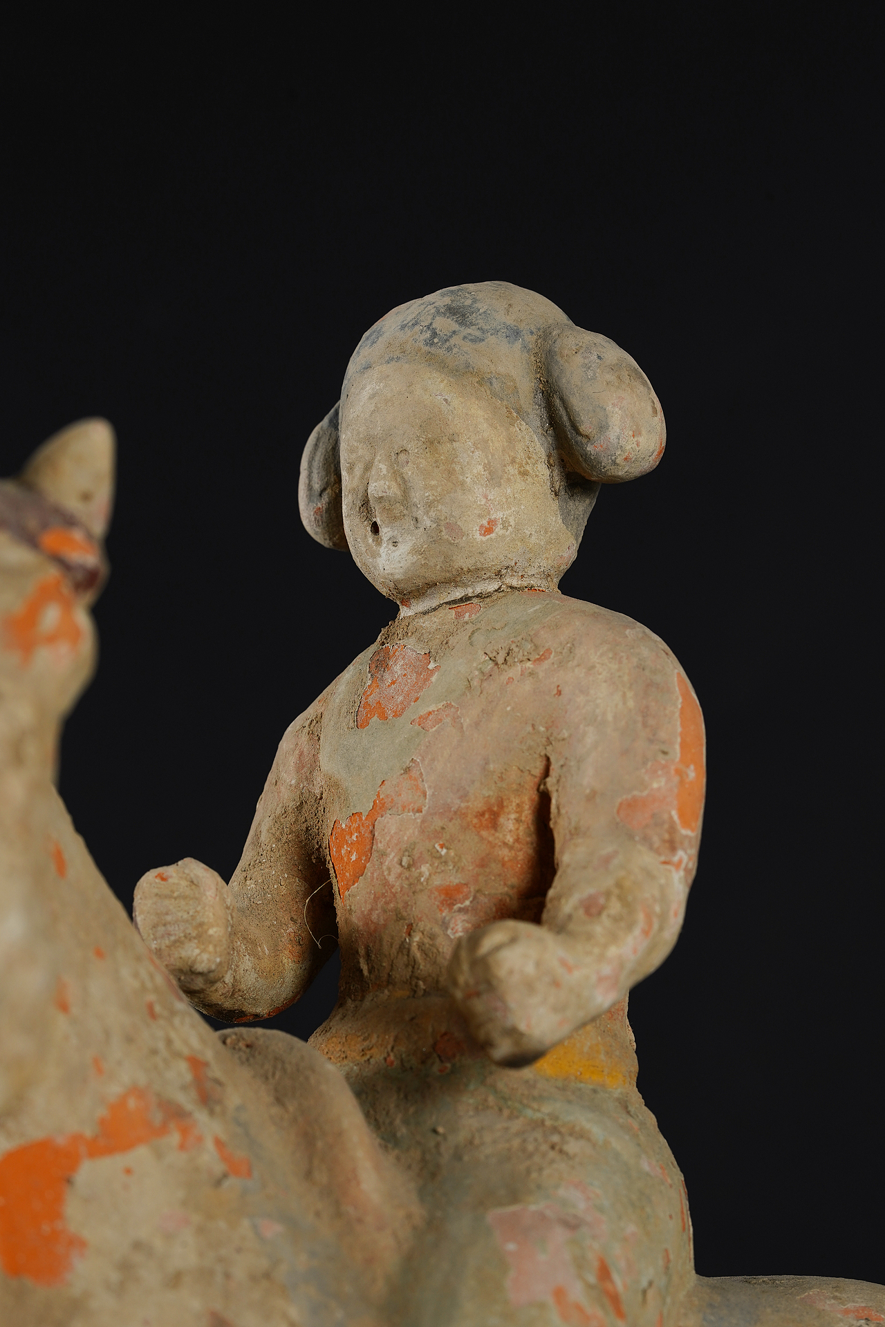 拍了一些还算不错的文物,这个是唐代的骑马勇