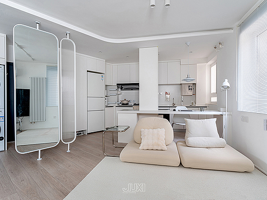 43㎡纯白极简小家，独居生活打造0墙开阔空间