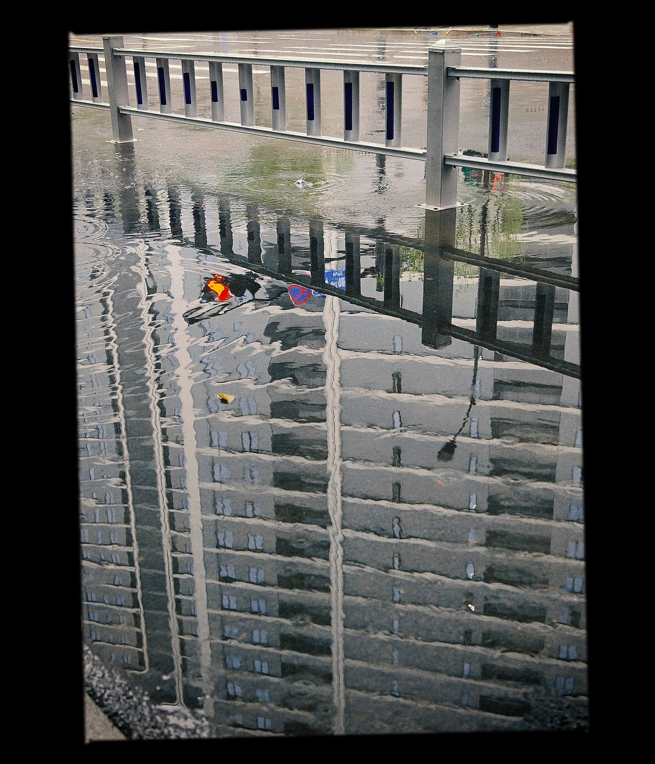 下大雨出去街拍（图ZMzcxNzQ1NjE2） - 人文/纪实摄影 - 站酷设计师Gpaint原创素材 - 站酷ZCOOL