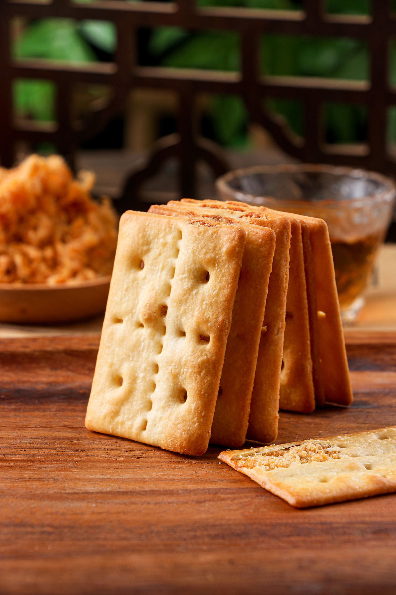 肉松馅夹心薄酥脆咸香牛肉馅酥脆饼干苏打饼干黄油饼干