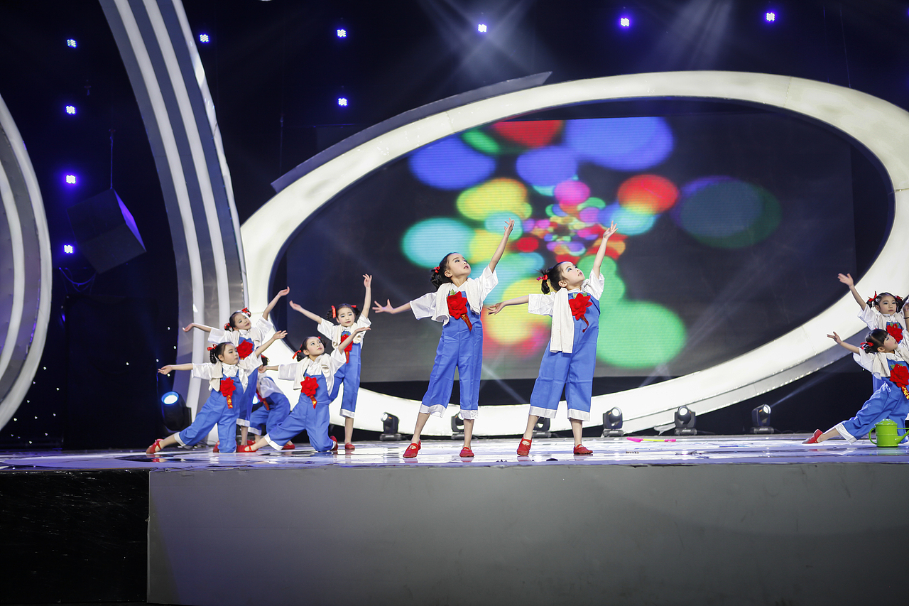 【会议活动跟拍】——会议摄影丨照片直播 春晚选拔赛（图ZMzcxODA4Nzg4） - 其他摄影 - 站酷设计师郑州呈美大合影原创素材 - 站酷ZCOOL