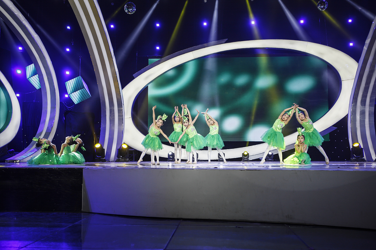 【会议活动跟拍】——会议摄影丨照片直播 春晚选拔赛（图ZMzcxODA4Nzgw） - 其他摄影 - 站酷设计师郑州呈美大合影原创素材 - 站酷ZCOOL