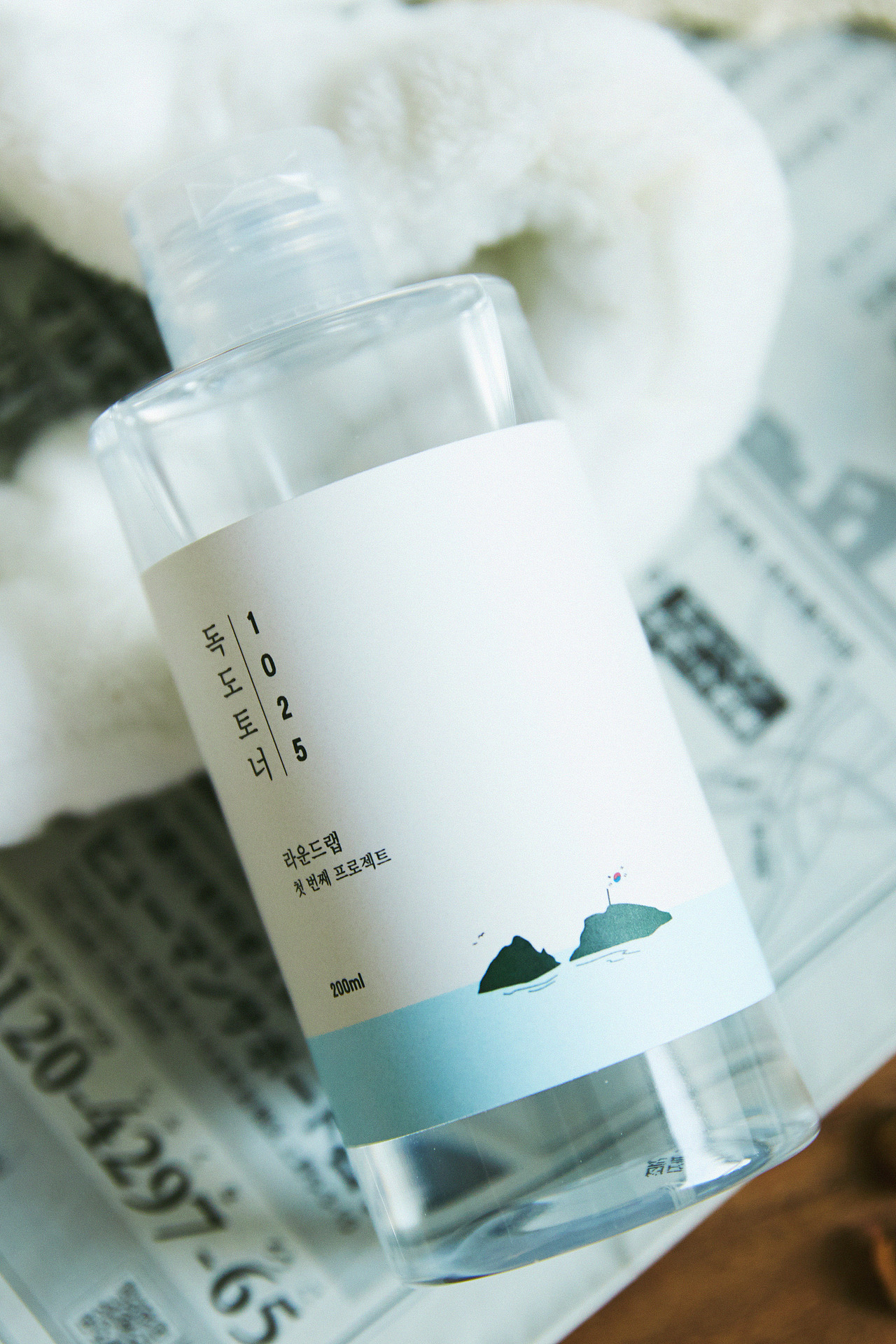 独岛爽肤水（图ZMzcxOTAxMjA4） - 产品摄影 - 站酷设计师锦衣卫工作室原创素材 - 站酷ZCOOL