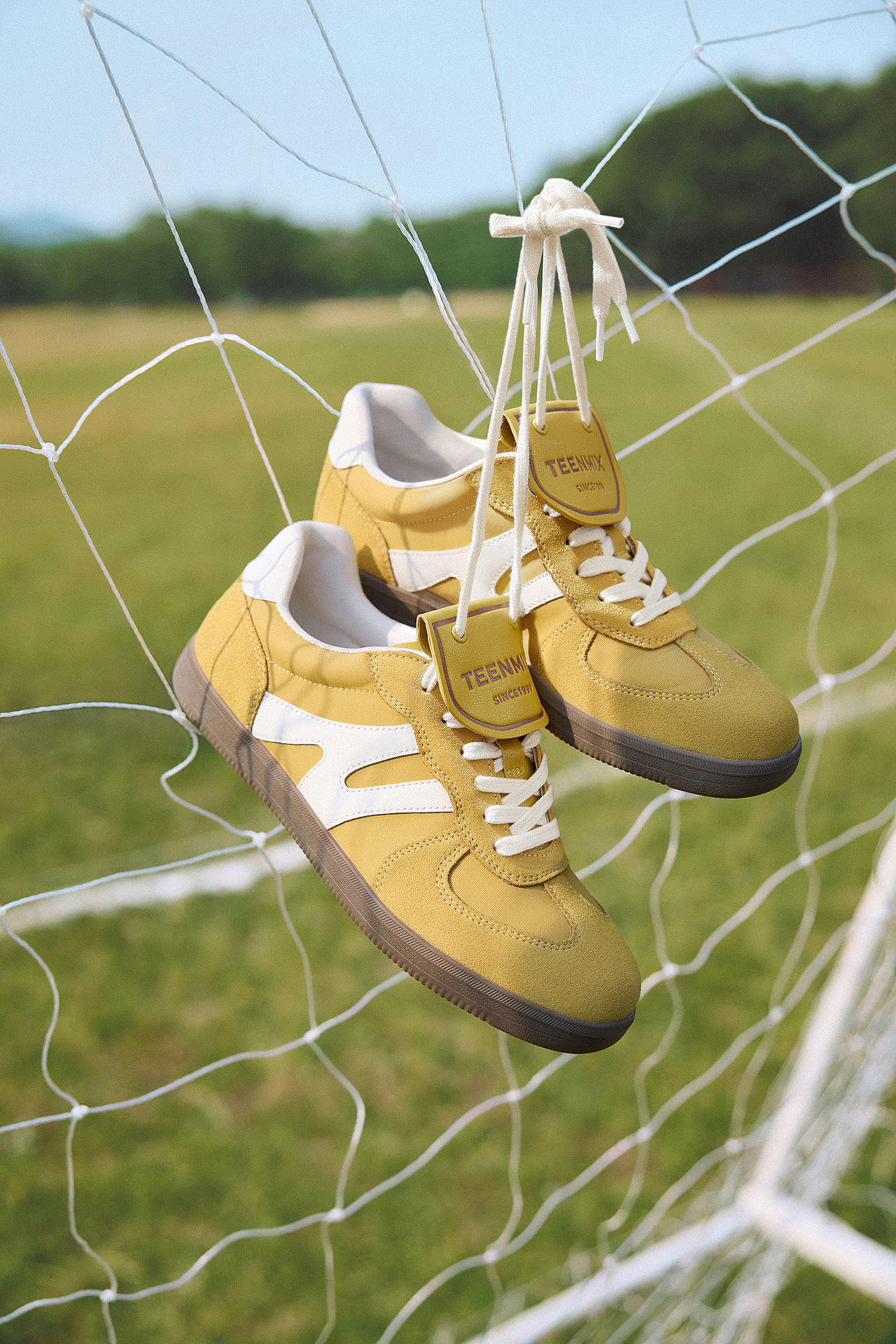 天美意TEENMIX外景静物片