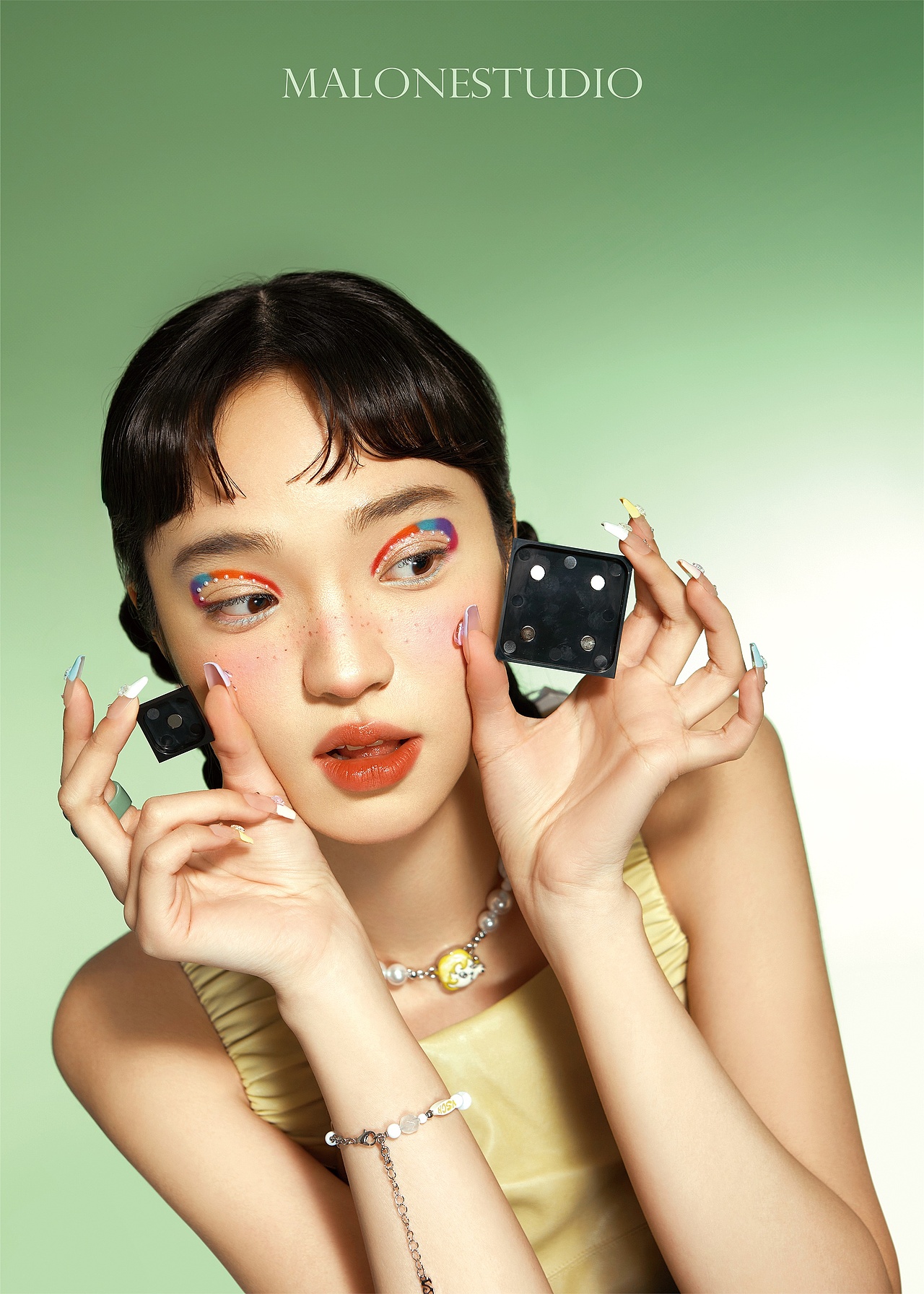 彩妆 千妍-玩色