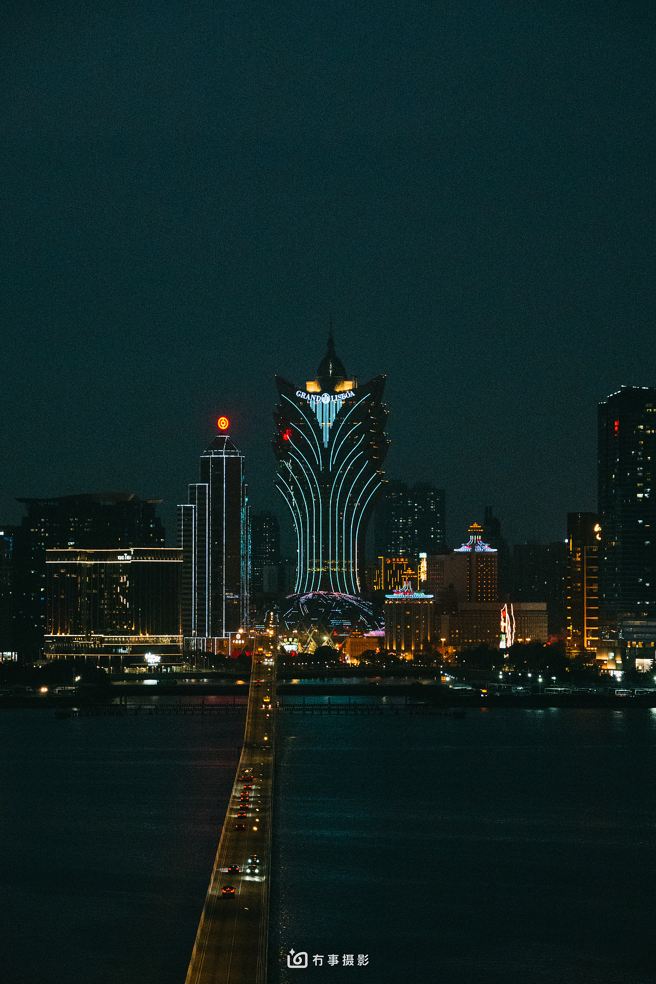 澳门，华灯初上