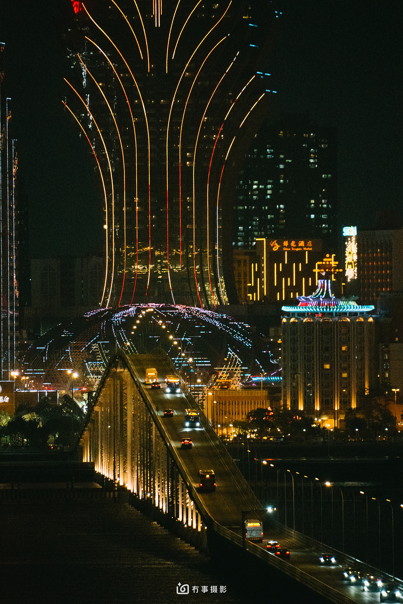 澳门，华灯初上