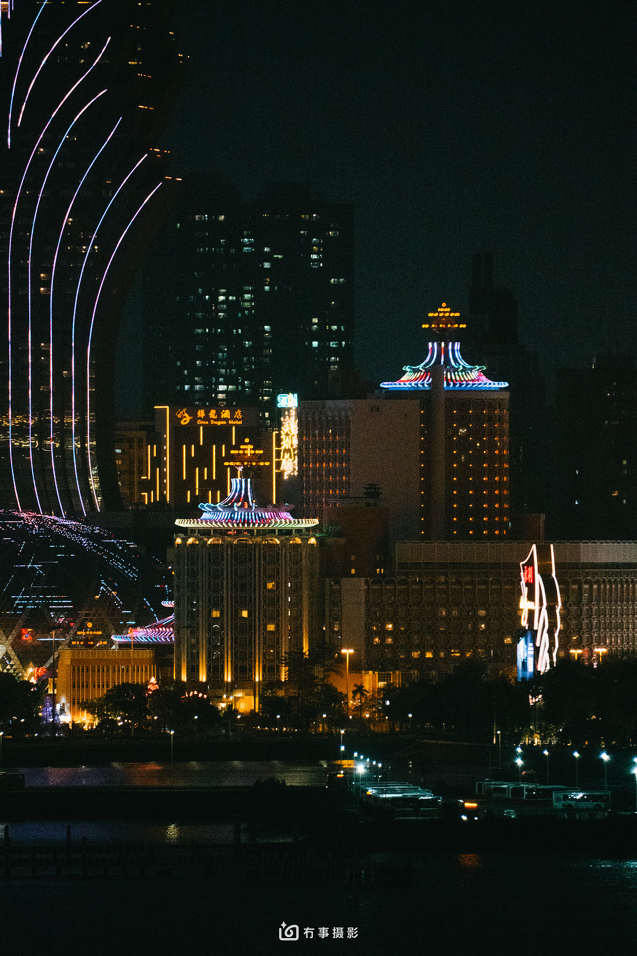 澳门，华灯初上