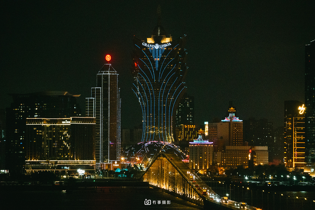 澳门,华灯初上