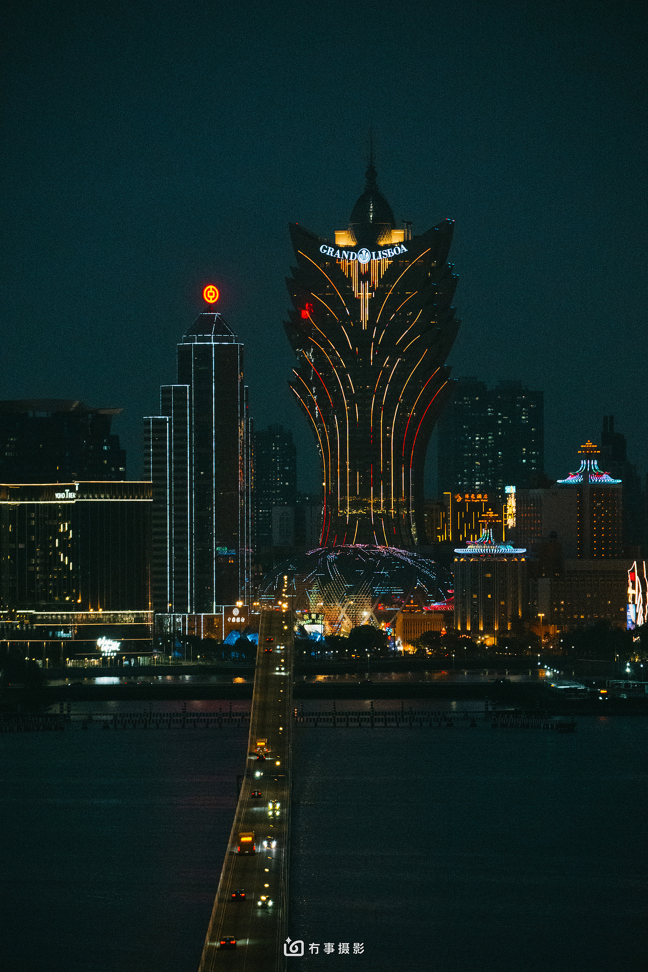 澳门，华灯初上