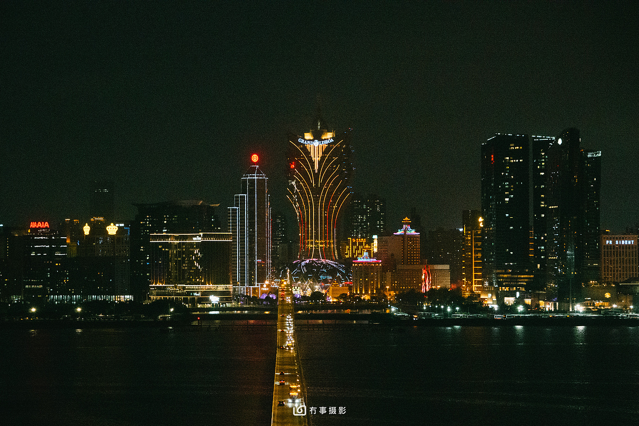 澳门，华灯初上