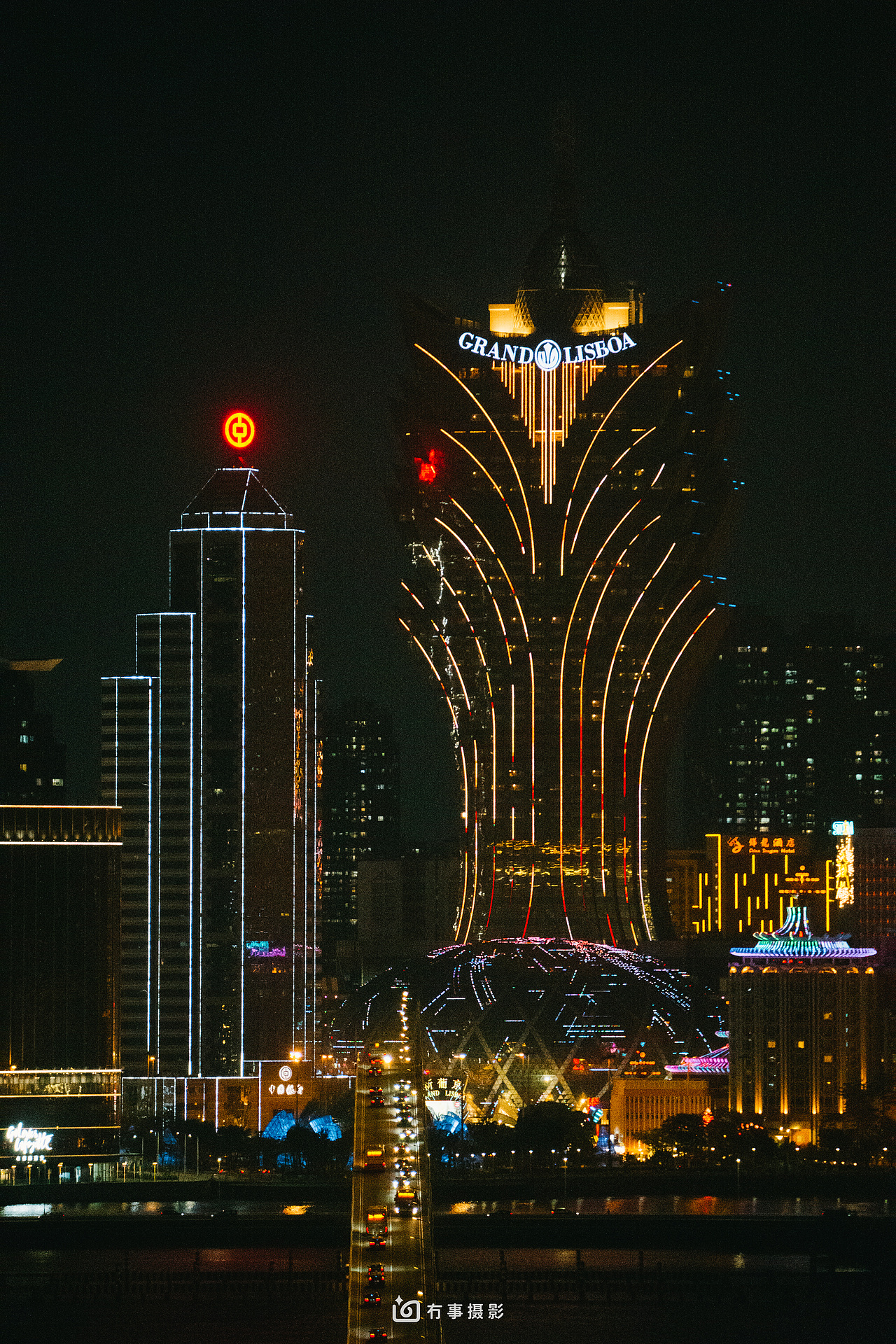 澳门，华灯初上