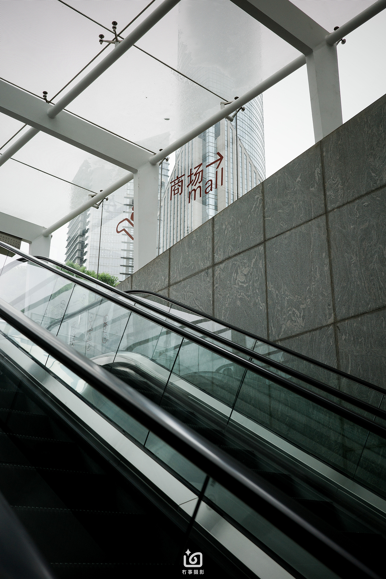 上海，街角游记（图ZMzcyMDExOTM2） - 人文/纪实摄影 - 站酷设计师冇事摄影原创素材 - 站酷ZCOOL