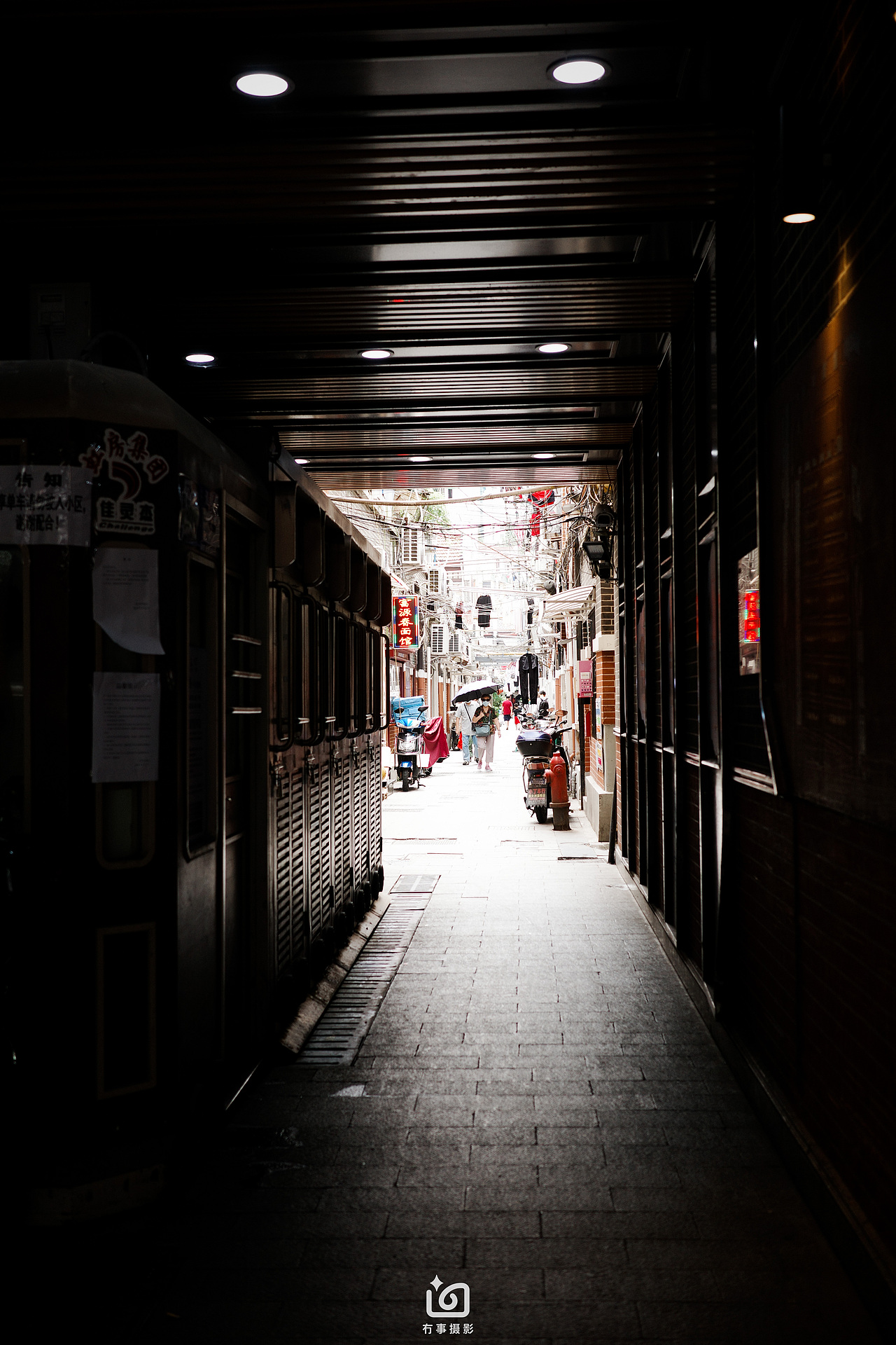 上海，街角游记（图ZMzcyMDExNzU2） - 人文/纪实摄影 - 站酷设计师冇事摄影原创素材 - 站酷ZCOOL