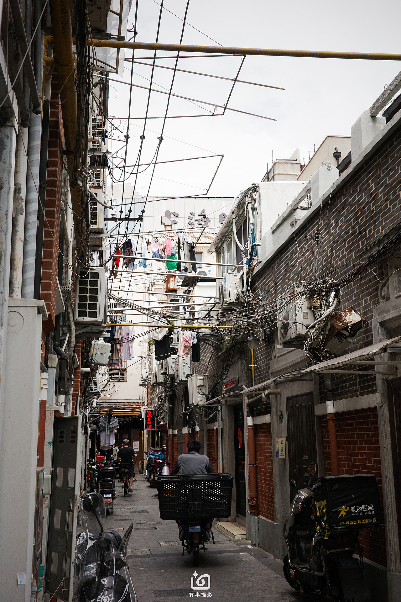上海，街角游记（图ZMzcyMDEyMTAw） - 人文/纪实摄影 - 站酷设计师冇事摄影原创素材 - 站酷ZCOOL