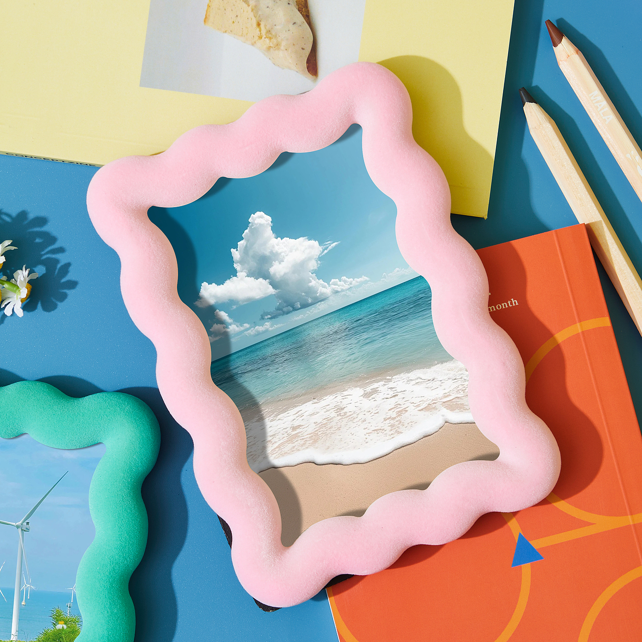 彩色波纹边相框