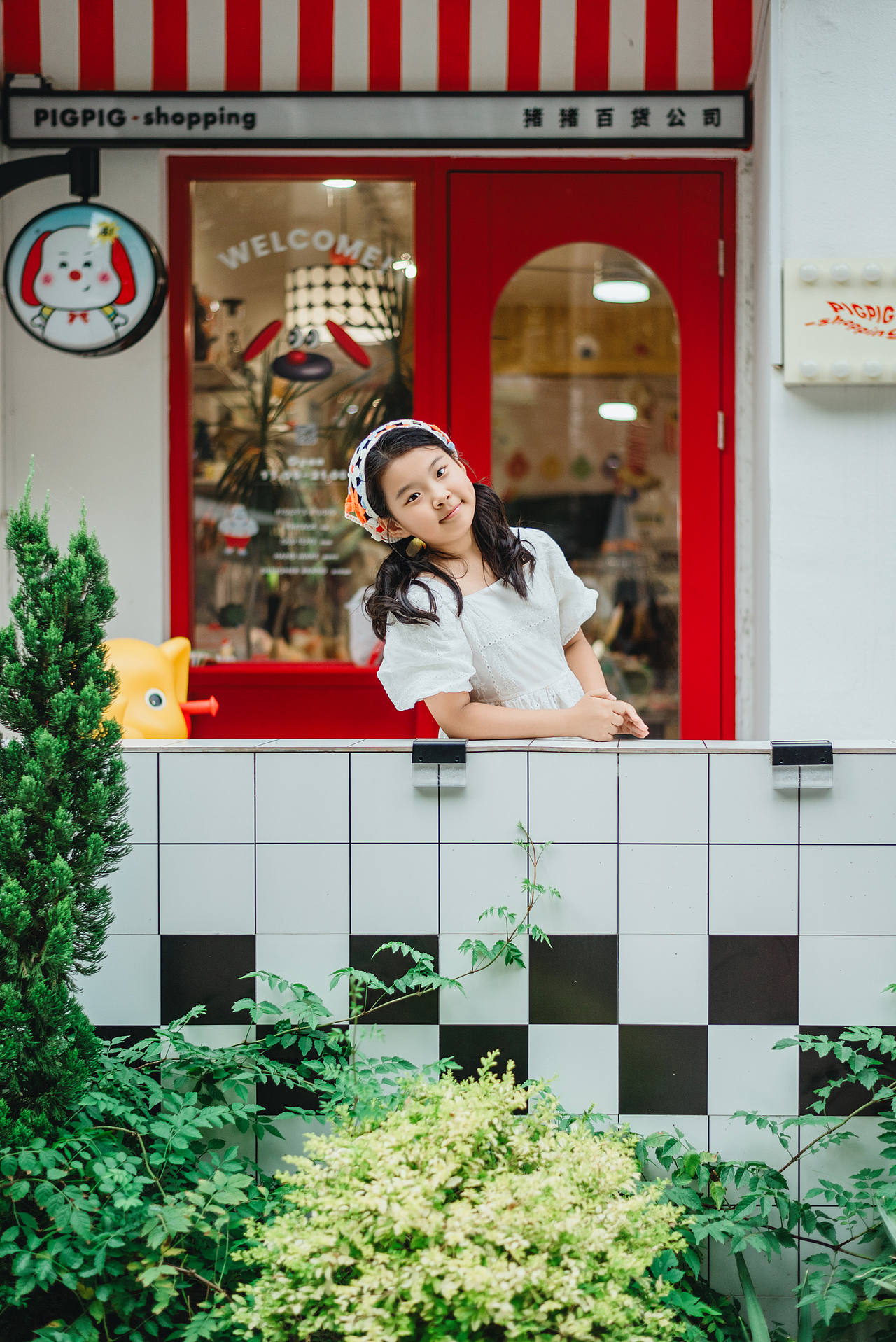 画展小逛（图ZMzcyNDM1OTgw） - 人像摄影 - 站酷设计师大卫009原创素材 - 站酷ZCOOL