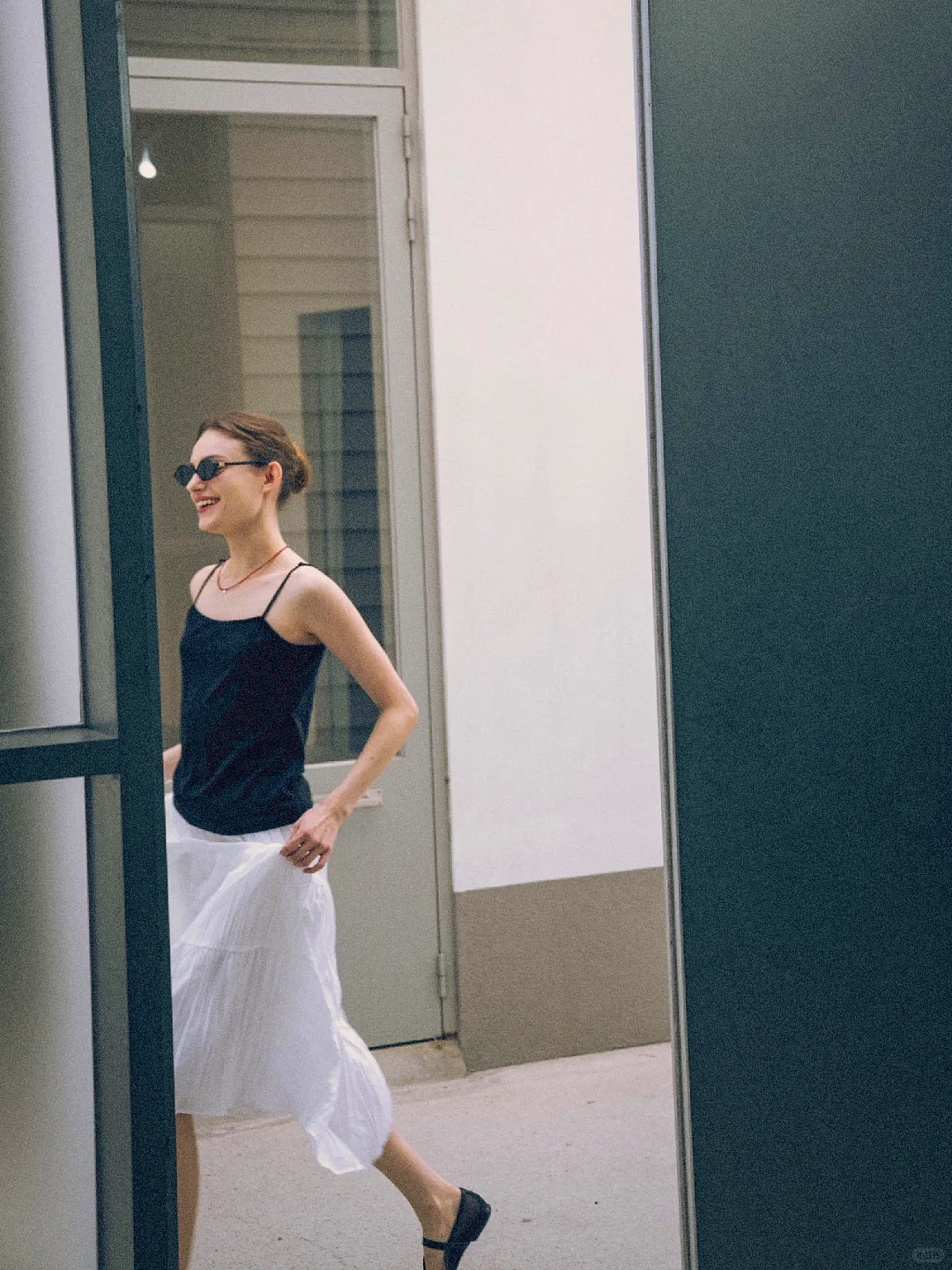 俏皮少女感女鞋可以这样拍 | 审美分享（图ZMzcyNTc0MDEy） - 人像摄影 - 站酷设计师TMOSTSHOES原创素材 - 站酷ZCOOL