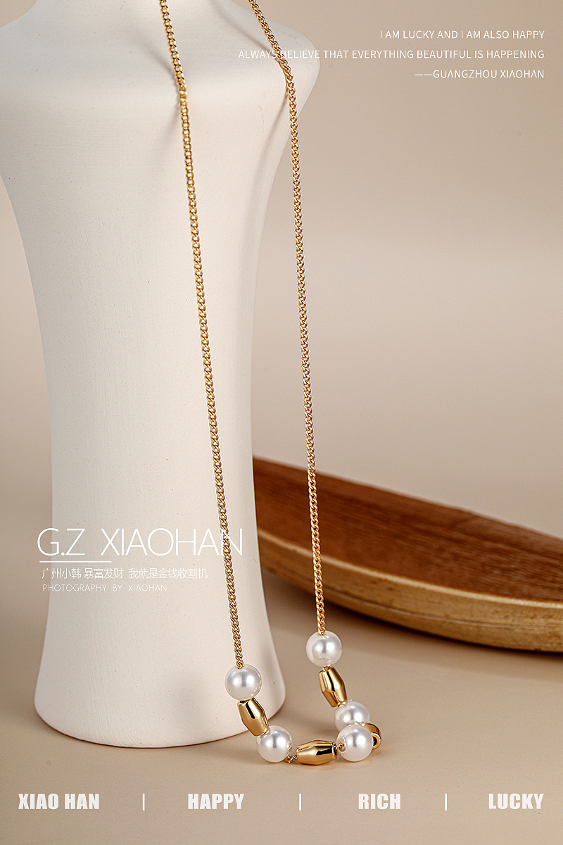 珠宝首饰拍摄 珍珠项链拍摄 项链场景 简约 首饰创意图