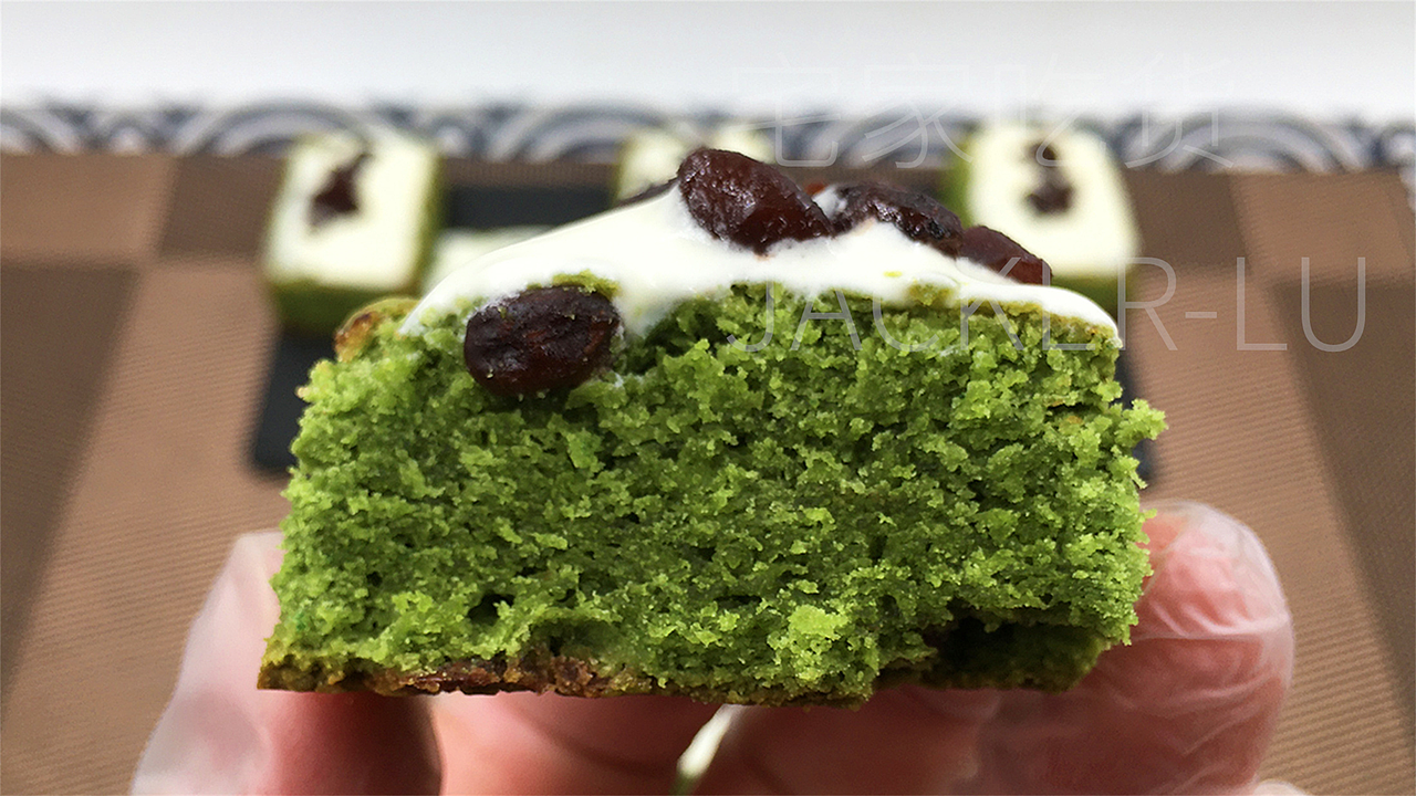 抹茶红豆司康,淡雅清新与醇厚甜蜜的邂逅。