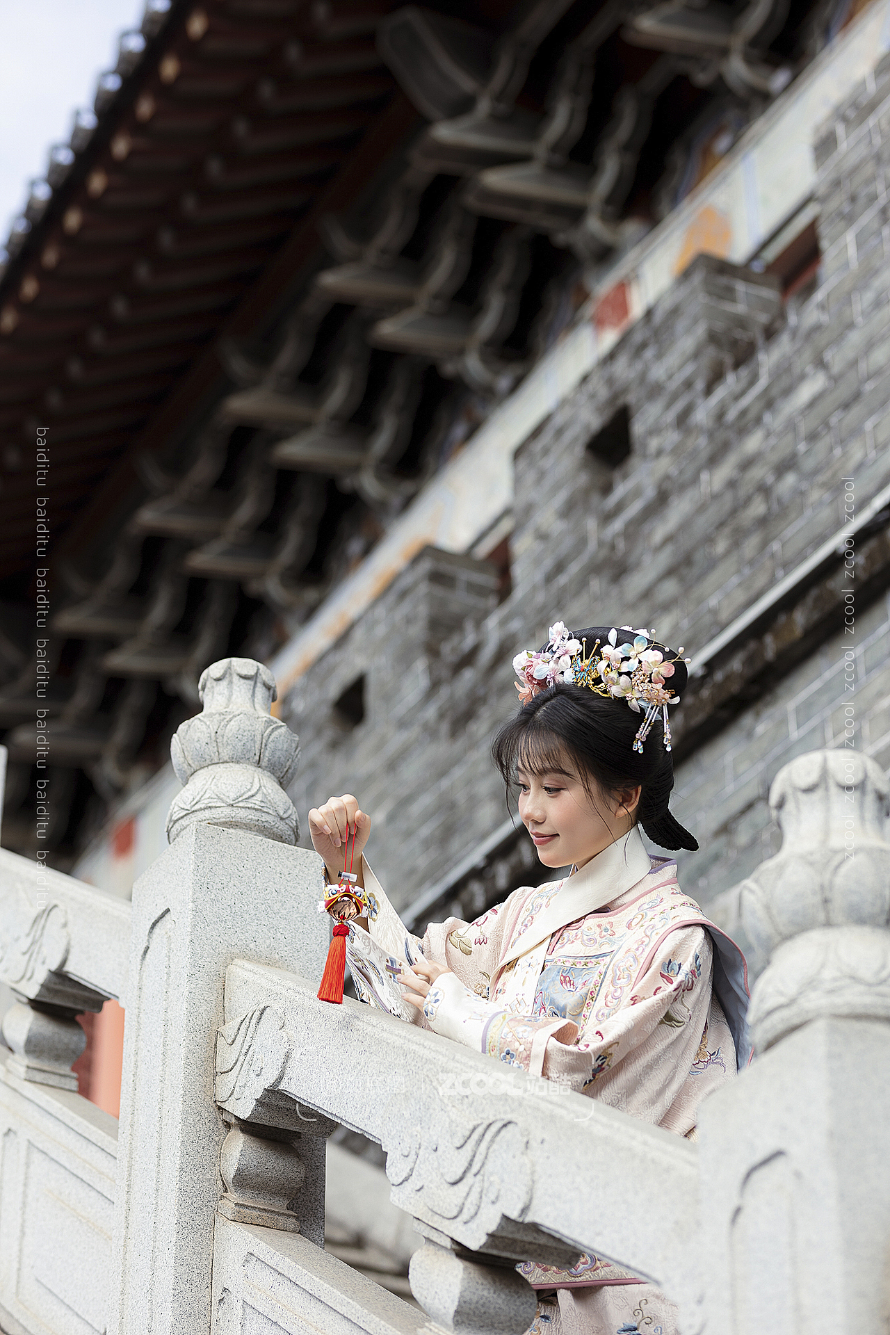 随手拍丨舞狮车载香薰（图ZMzcyNzEzNDU2） - 产品摄影 - 站酷设计师白底图原创素材 - 站酷ZCOOL