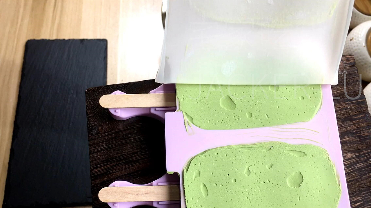 抹茶生巧雪糕,一口丝滑,冰爽冰凉,唤醒清凉与甜蜜。