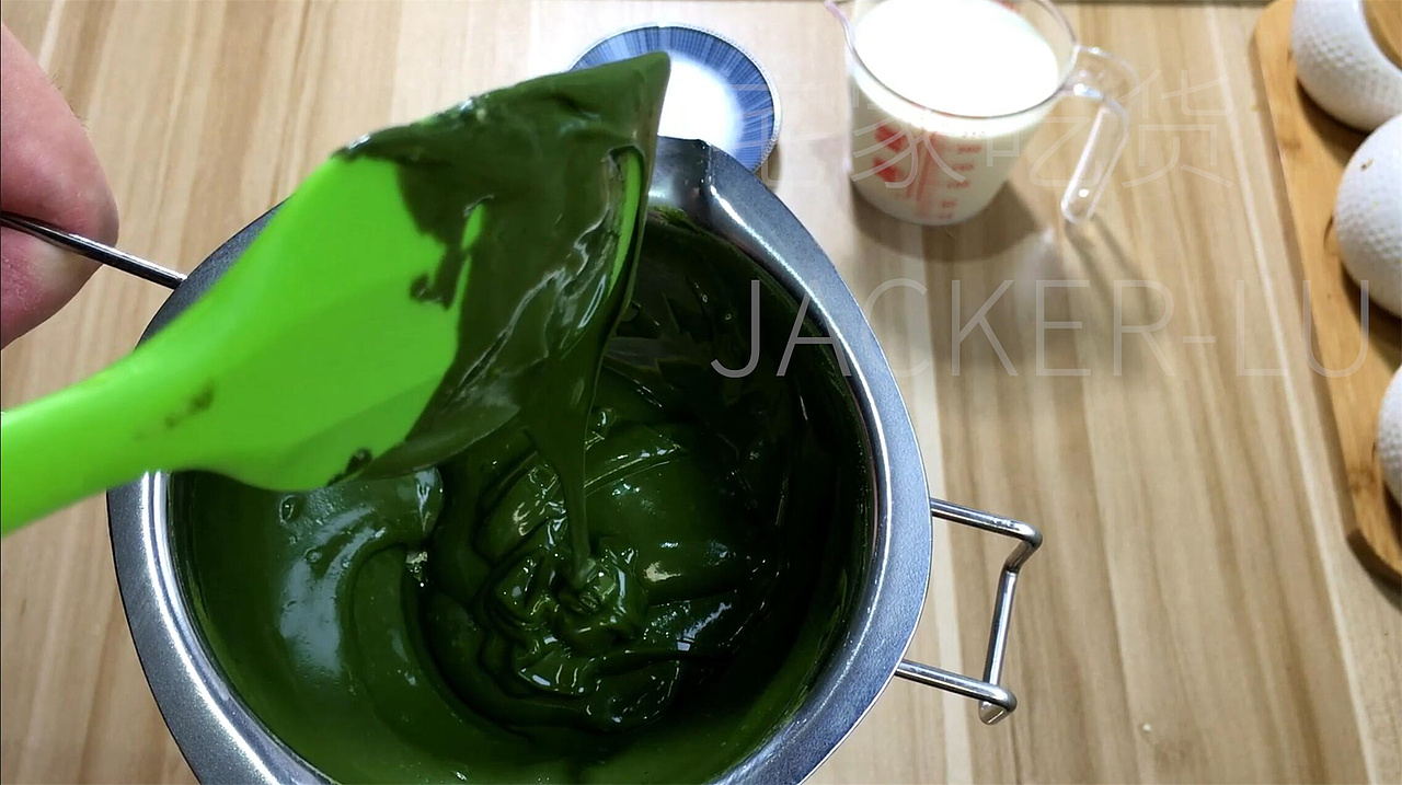 抹茶生巧雪糕,一口丝滑,冰爽冰凉,唤醒清凉与甜蜜。