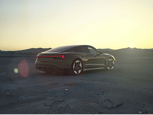 Audi e-tron GT 荒漠场景+AI