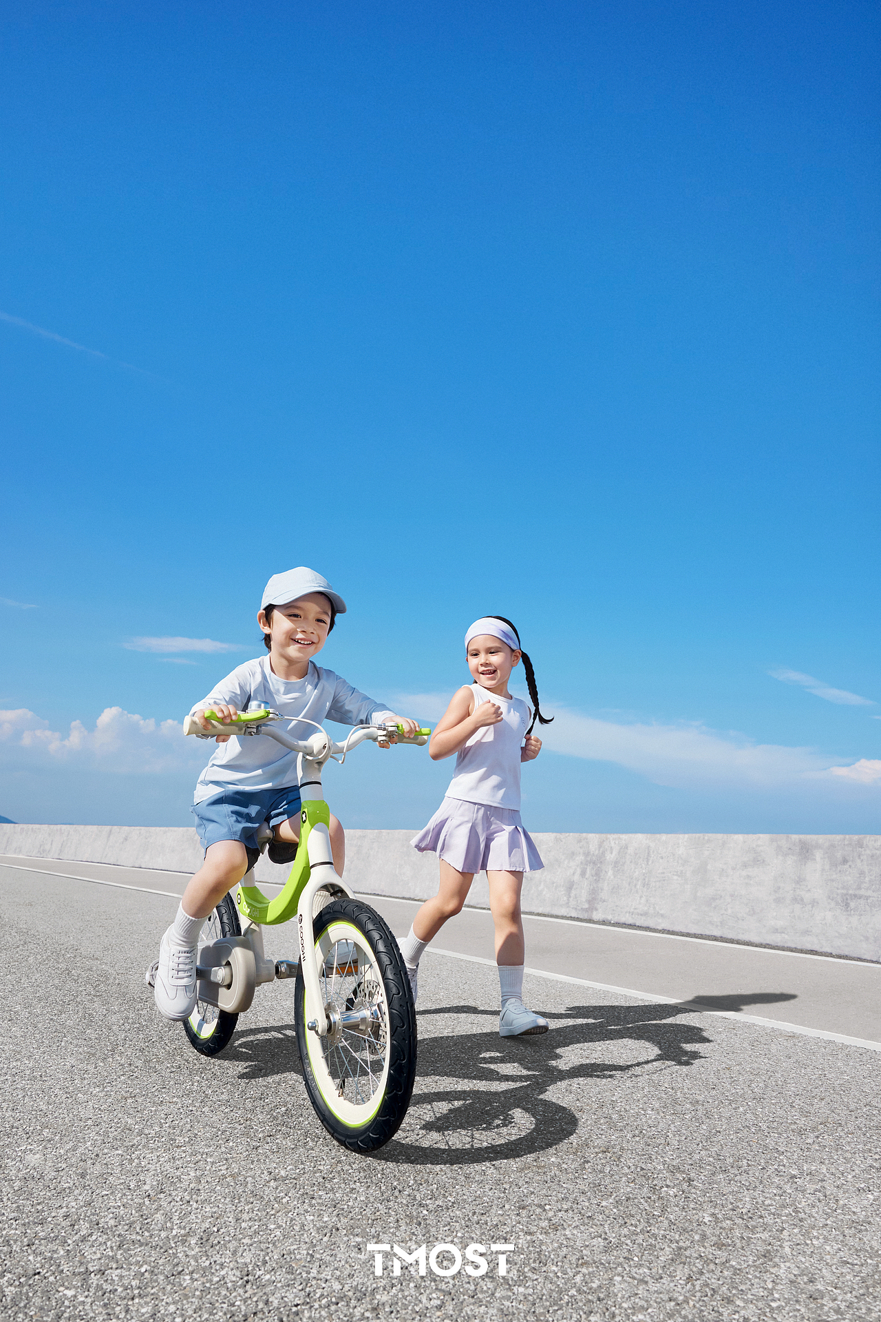 儿童单车形象大片分享 | 酷骑微笑车（图ZMzczMDEyODky） - 产品摄影 - 站酷设计师TMOSTKIDS原创素材 - 站酷ZCOOL