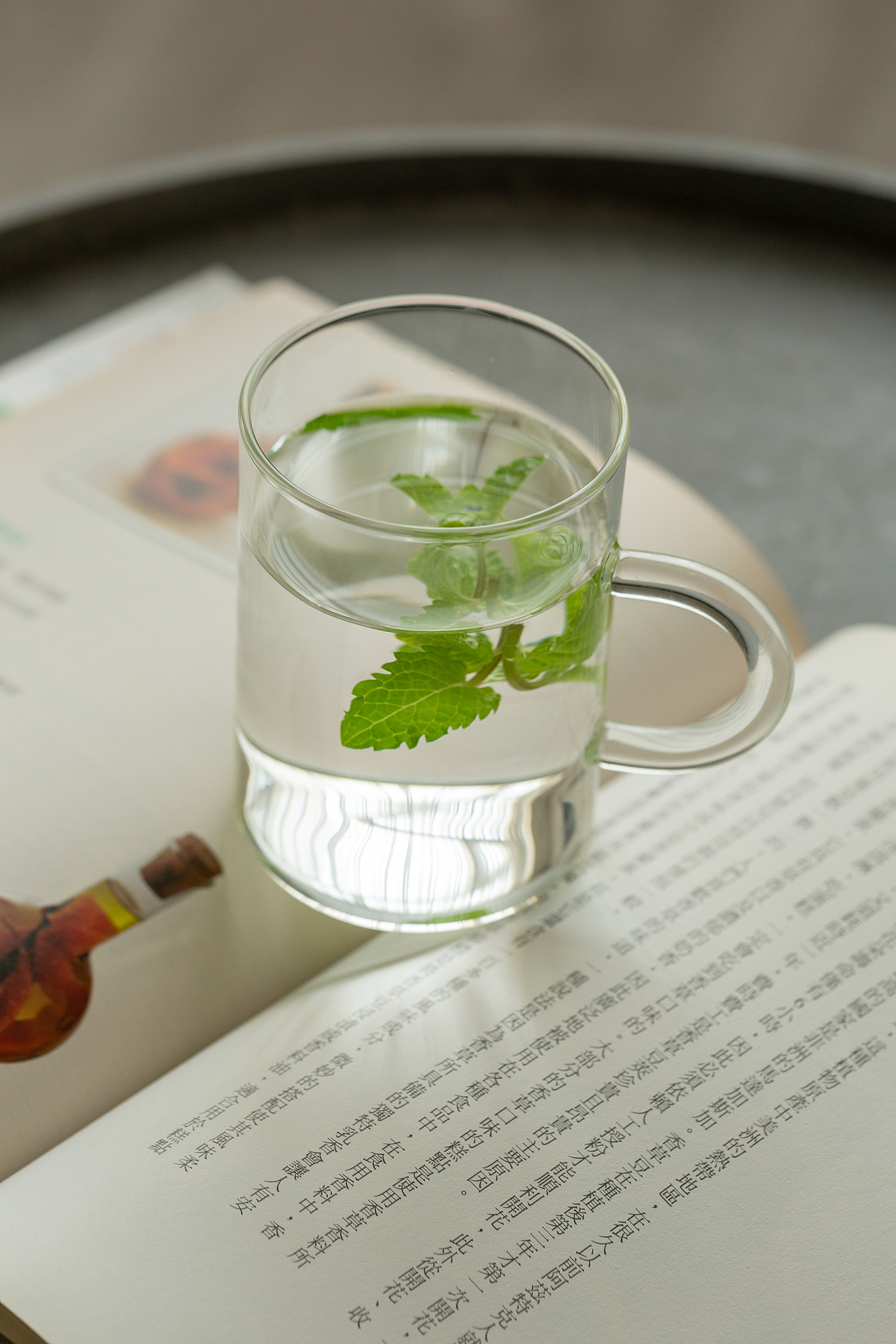 2024年已经过去一半了——水具摄影（图ZMzczMDMwNTQ0） - 产品摄影 - 站酷设计师北极超甜虾原创素材 - 站酷ZCOOL