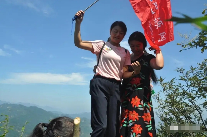 摄影 | 罗田向导蔡世峰，罗田富居寨自然生态旅游风景区欢迎你（图ZMTQ4NDQxNDg=） - 资讯 - 站酷设计师第一资讯播报原创素材 - 站酷ZCOOL