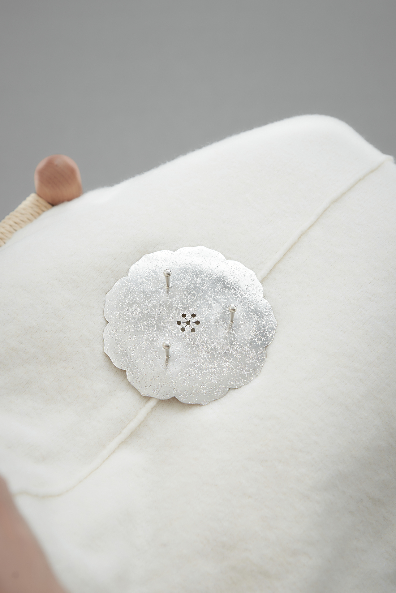 茶具拍摄 银质茶托（图ZMzczMTQxNTYw） - 产品摄影 - 站酷设计师捕风摄影工作室原创素材 - 站酷ZCOOL