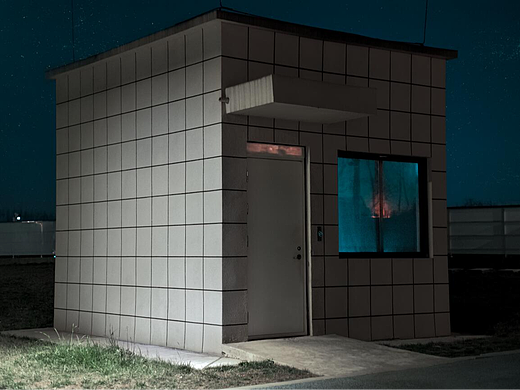 前几天,我跟老飘飘说想体验他的《城市微光》系列