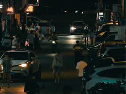 市井長(zhǎng)巷,聚攏來(lái)是煙火,攤開(kāi)來(lái)是人間