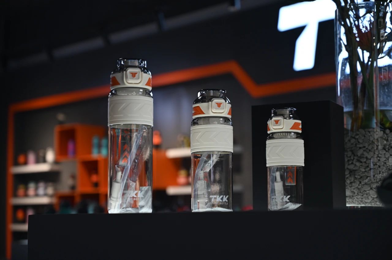 系统化品牌打造丨登录老罗直播间的TKK高端运动杯,品牌差异化战略突围的秘密是啥?(图ZMTQ4NDY4NDQ=) - 观点 - 站酷设计师叮叮_知鱼品牌原创素材 - 站酷ZCOOL
