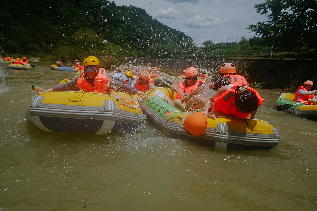 站酷18周年设计师大趴 -- SHANGHAI上海（图ZMzczNDg3MzY4） - 人文/纪实摄影 - 站酷设计师sevens777原创素材 - 站酷ZCOOL