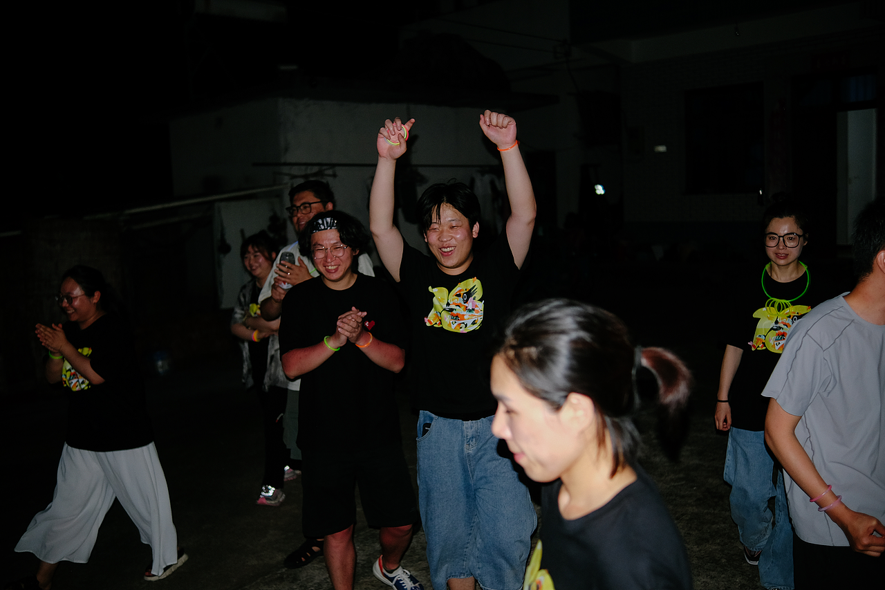 站酷18周年设计师大趴 -- SHANGHAI上海（图ZMzczNDkxNDA4） - 人文/纪实摄影 - 站酷设计师sevens777原创素材 - 站酷ZCOOL