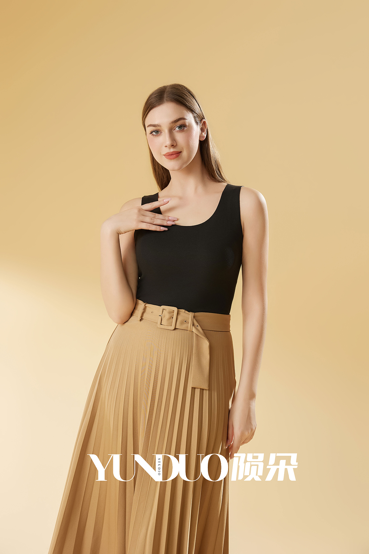 雪中飞 保暖拍摄 保暖背心 保暖套装 冬季保暖拍摄（图ZMzczNTM0NDU2） - 产品摄影 - 站酷设计师陨朵视觉顾问原创素材 - 站酷ZCOOL