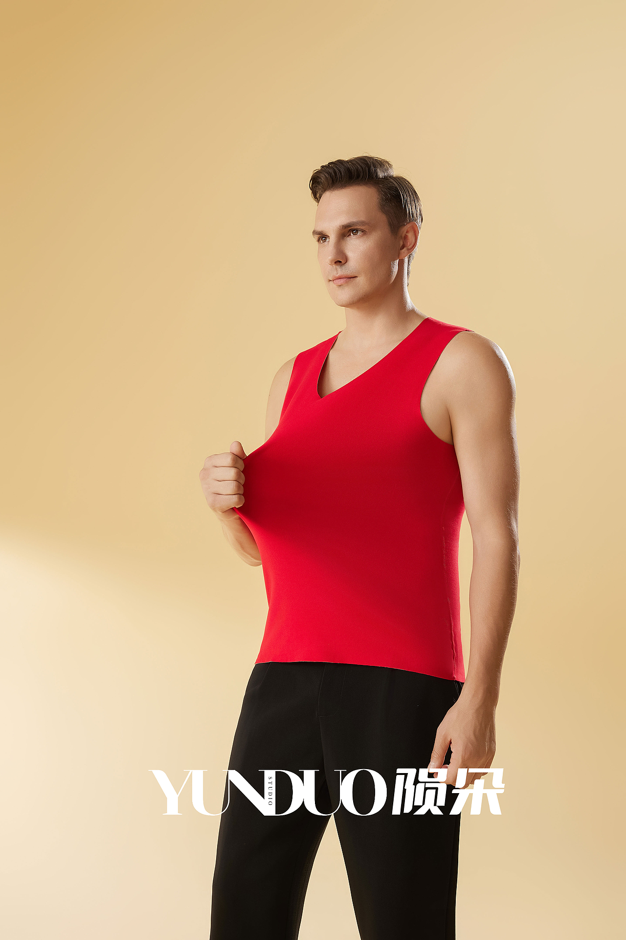 雪中飞 保暖拍摄 保暖背心 保暖套装 冬季保暖拍摄（图ZMzczNTM0NDcy） - 产品摄影 - 站酷设计师陨朵视觉顾问原创素材 - 站酷ZCOOL