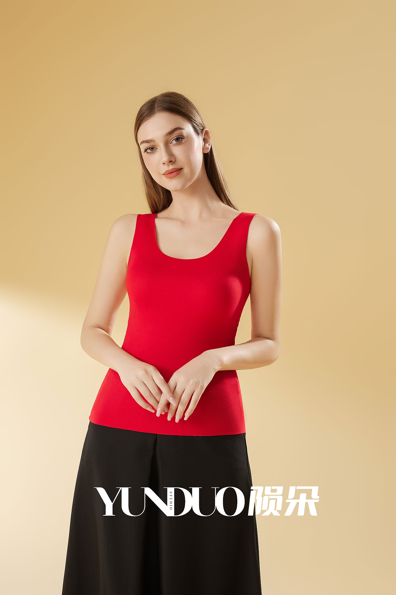 雪中飞 保暖拍摄 保暖背心 保暖套装 冬季保暖拍摄（图ZMzczNTM0NDI4） - 产品摄影 - 站酷设计师陨朵视觉顾问原创素材 - 站酷ZCOOL