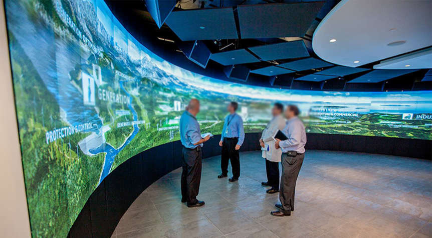 哪些设计细节让弧幕投影带来极致观影体验？